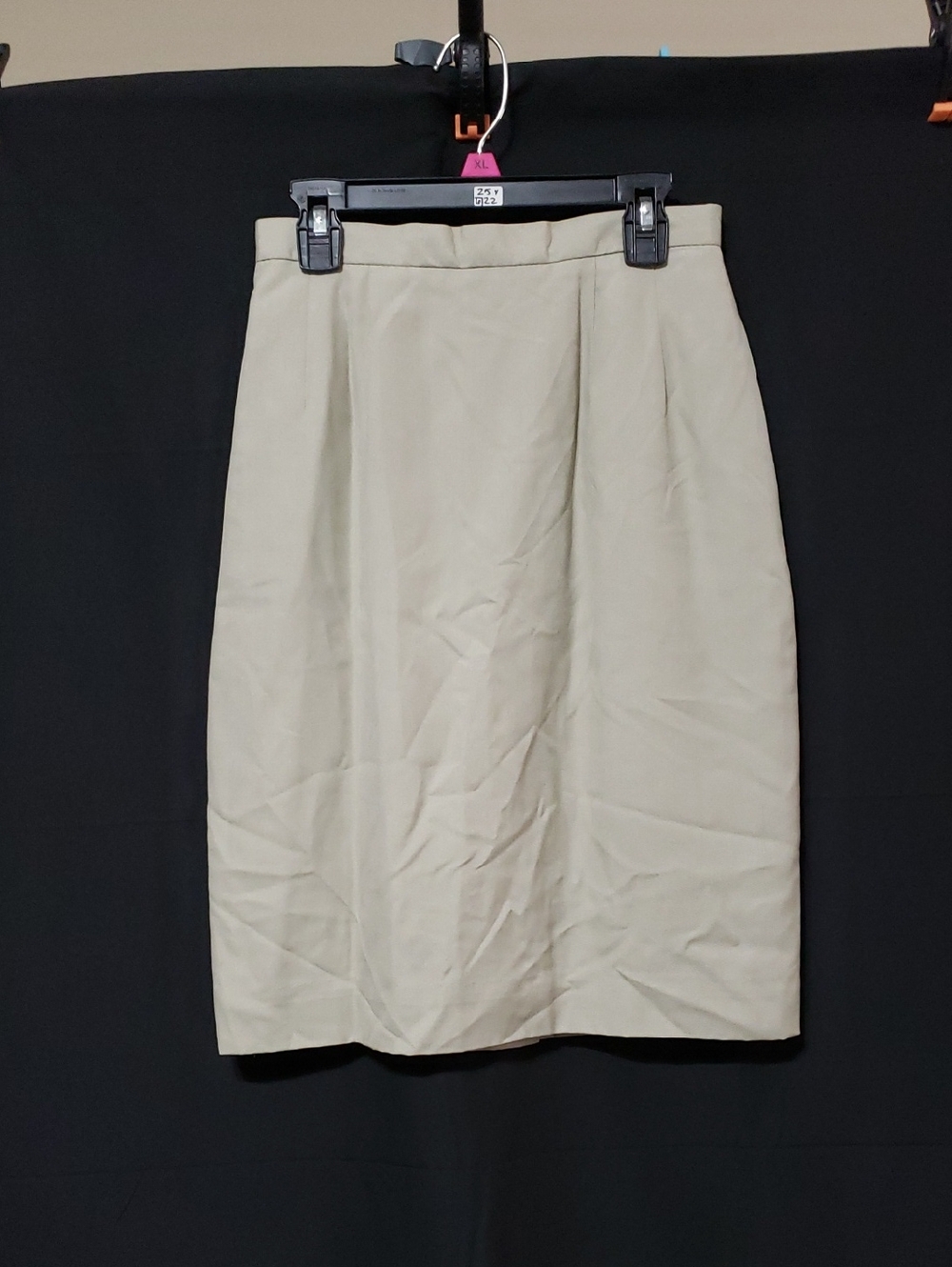 Jones New York Petite, Khaki Colored Pencil Skirt. Size: 6P.  NWT